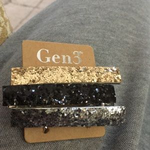 Urban outfitters sparkly hair‎ clip. NWT. Set of 3
